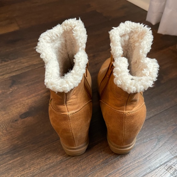 Yellow Box wedge lined boots - Picture 3 of 8